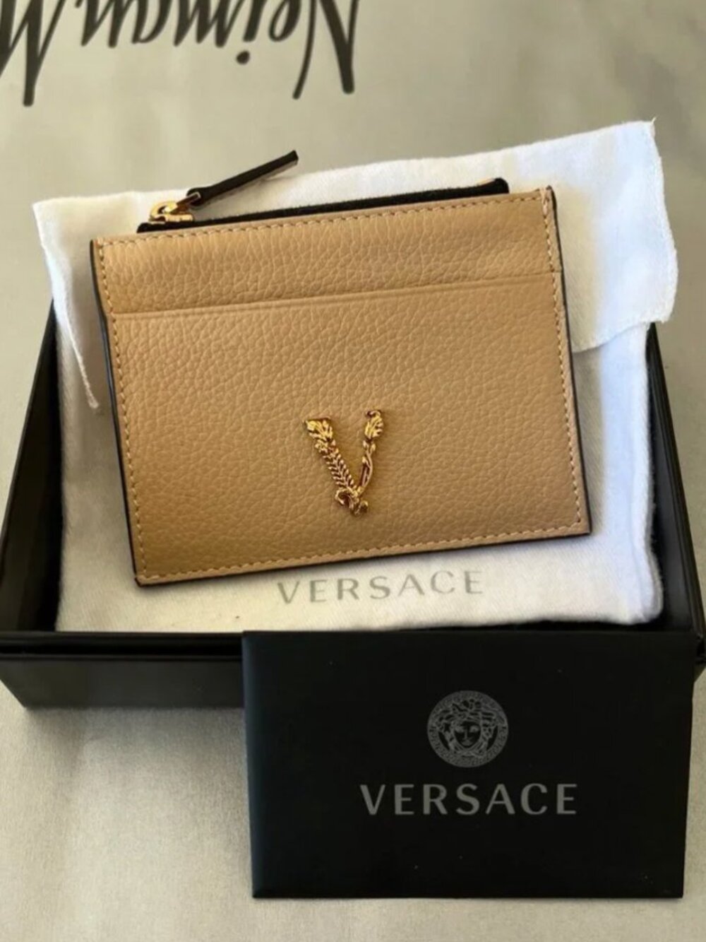 Versace Virtus logo grained leather zipper card holder wallet Beige NEW WITH BOX